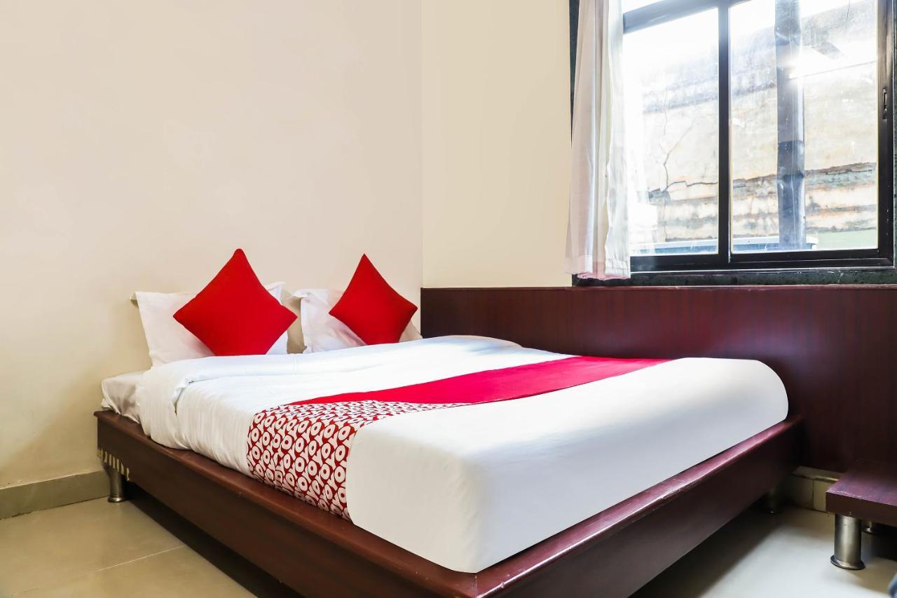 Hotel Spot On Bagiya Restaurant Harda Esterno foto
