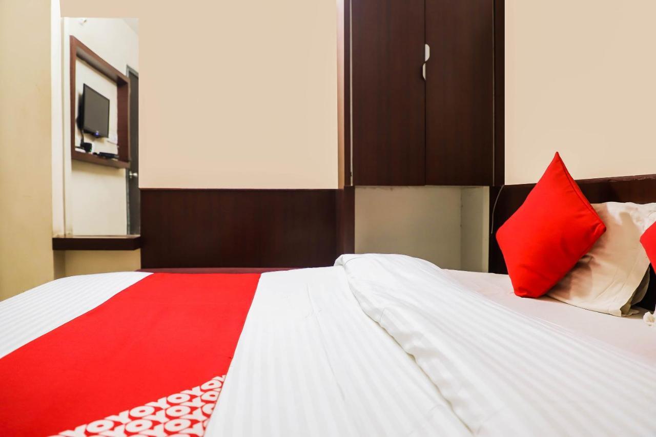 Hotel Spot On Bagiya Restaurant Harda Esterno foto
